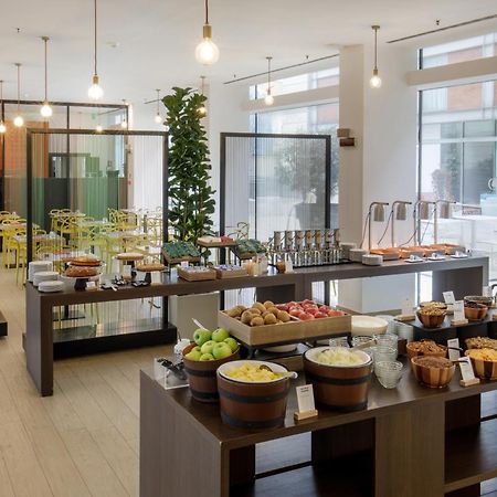 Doubletree By Hilton Milan Hotel Exterior photo