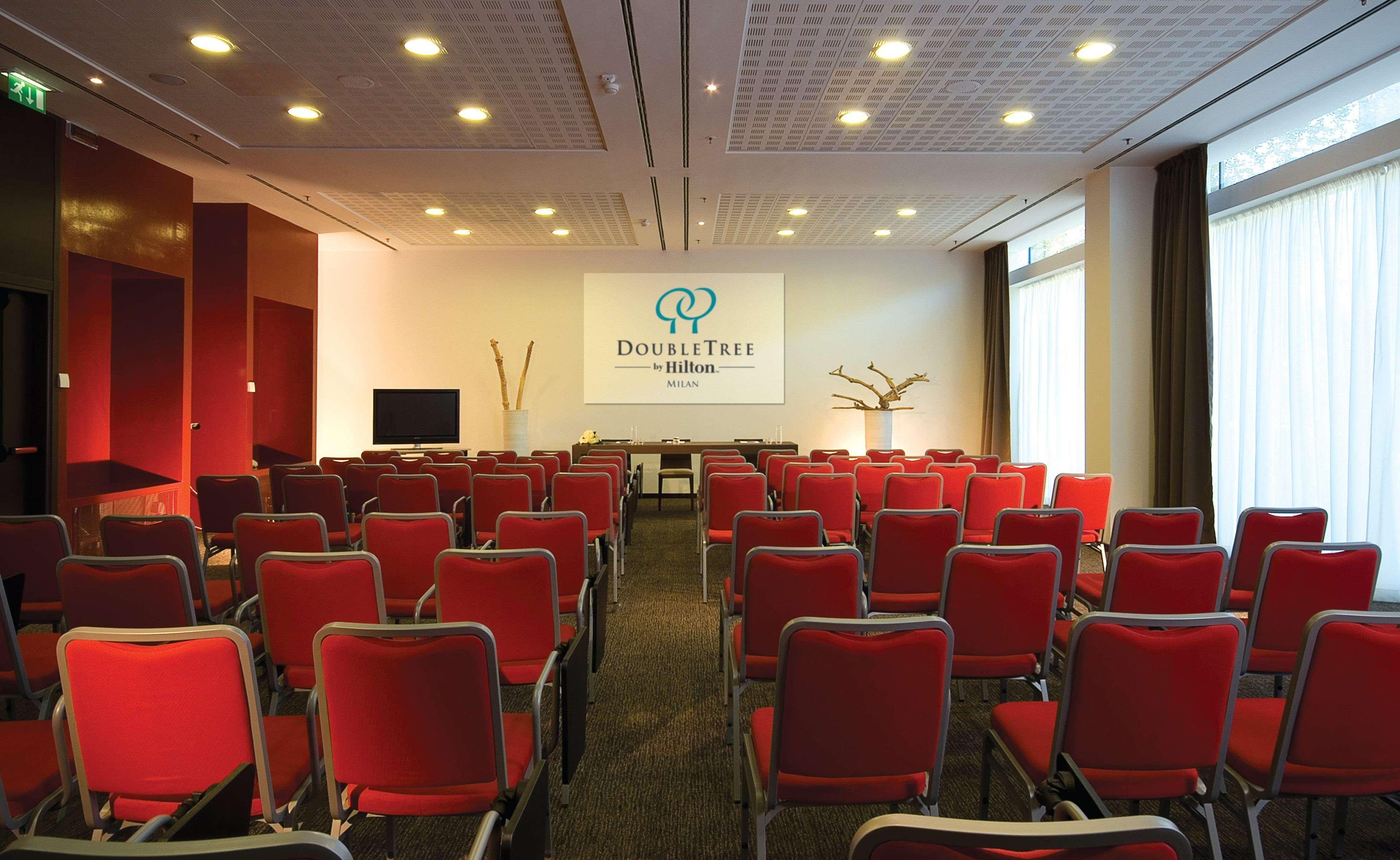 Doubletree By Hilton Milan Hotel Exterior photo