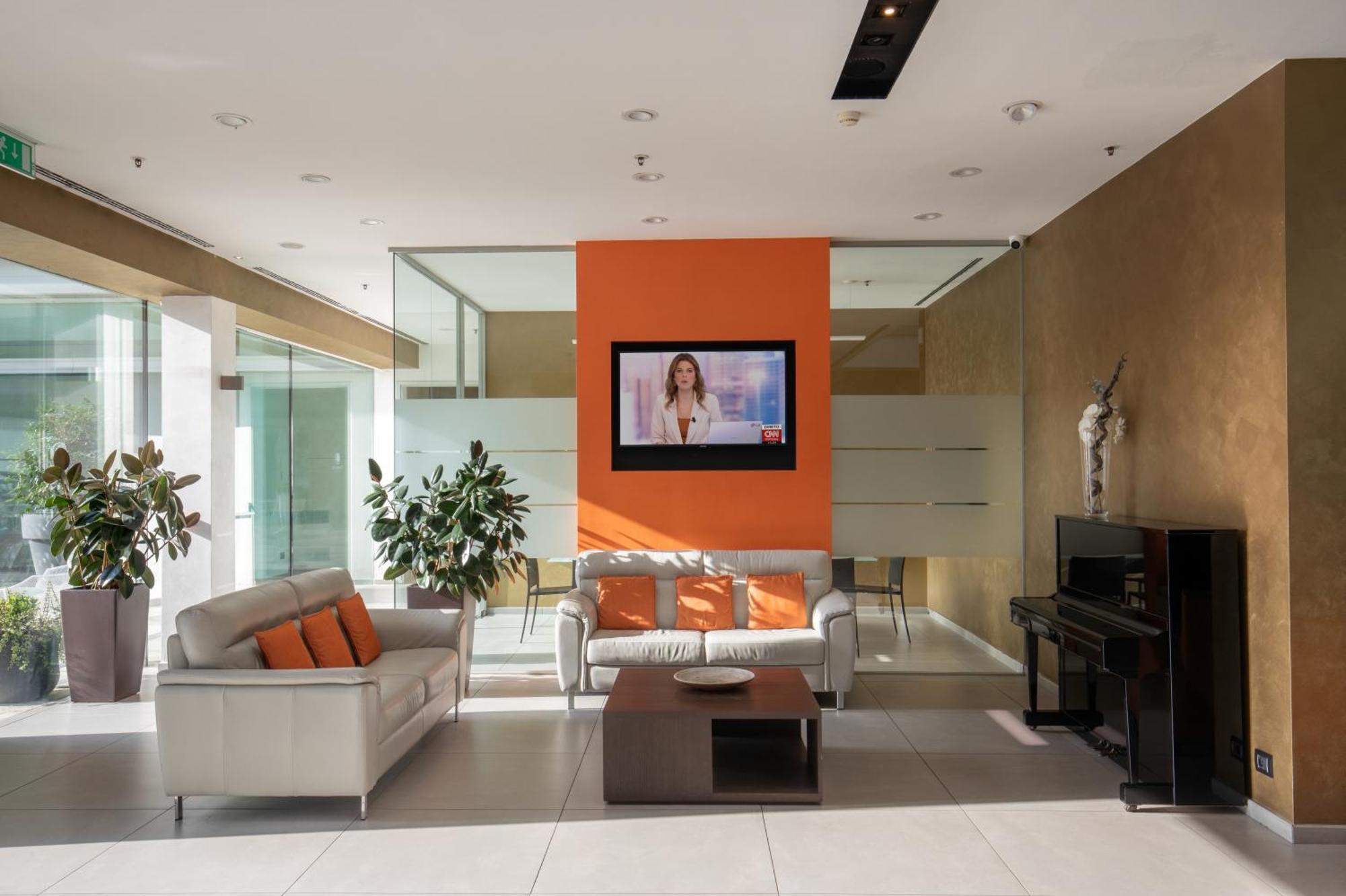 Doubletree By Hilton Milan Hotel Exterior photo
