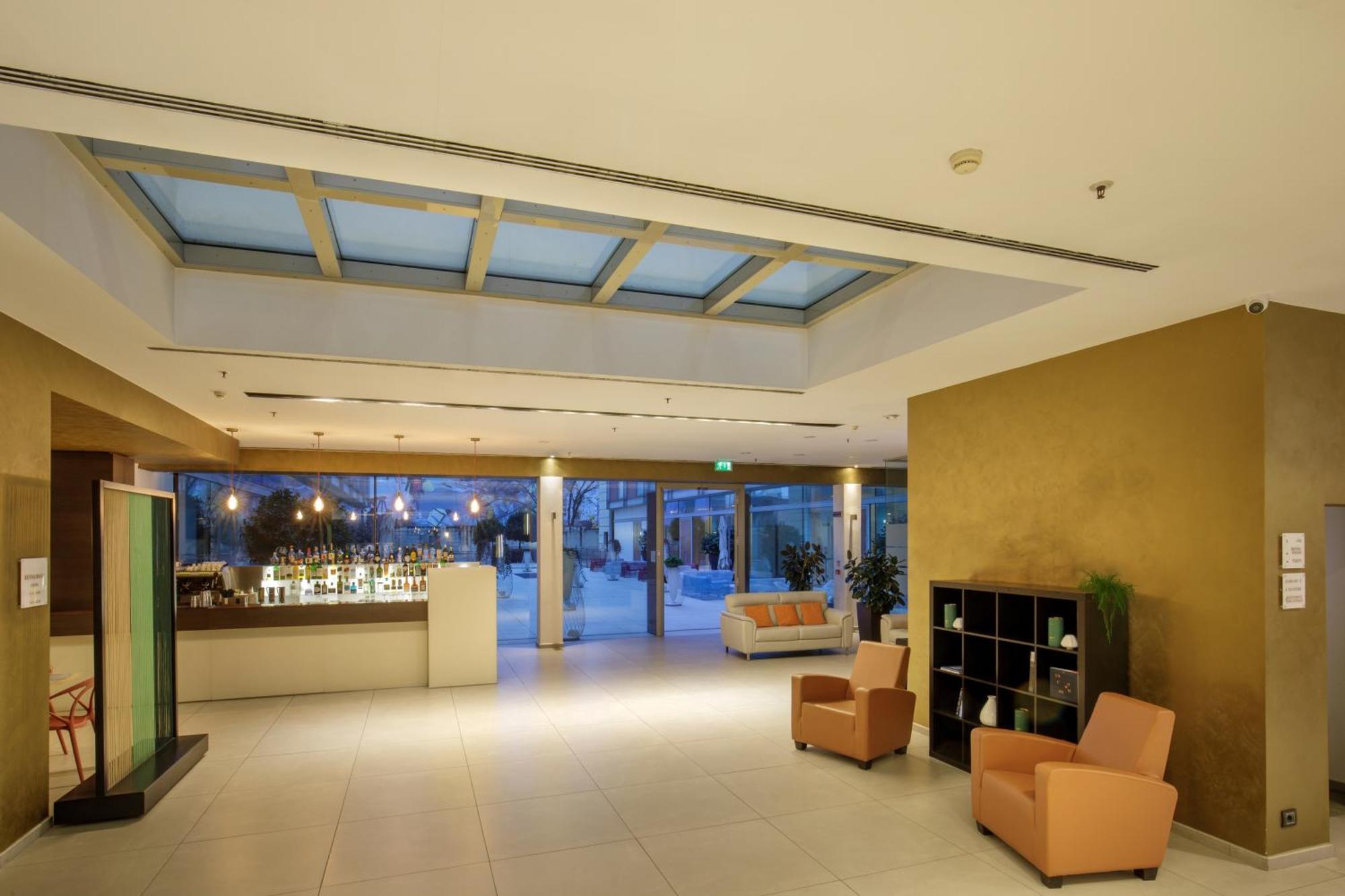 Doubletree By Hilton Milan Hotel Exterior photo