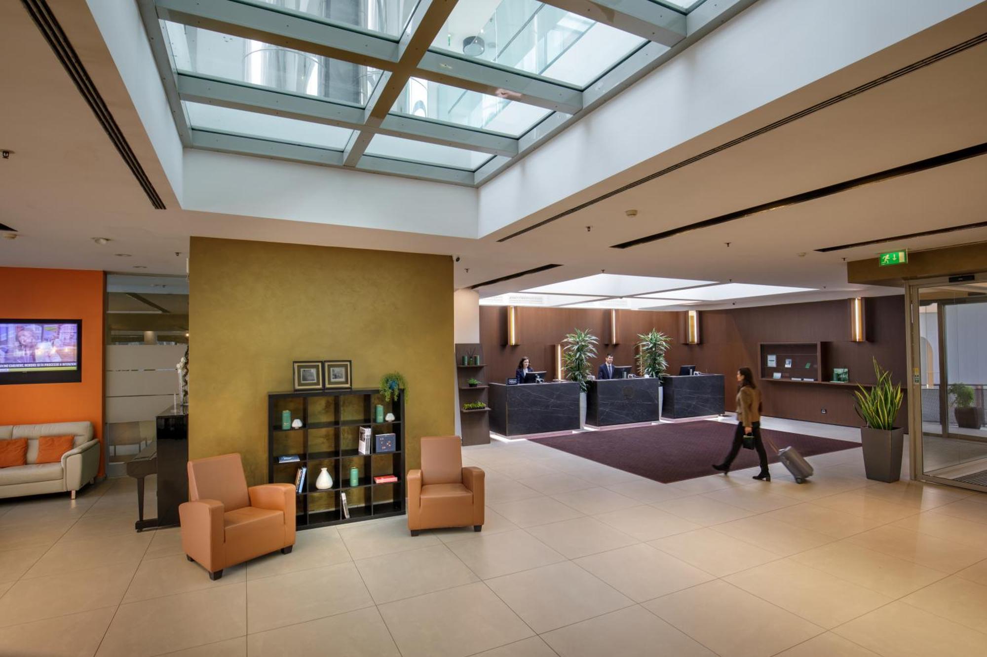 Doubletree By Hilton Milan Hotel Exterior photo