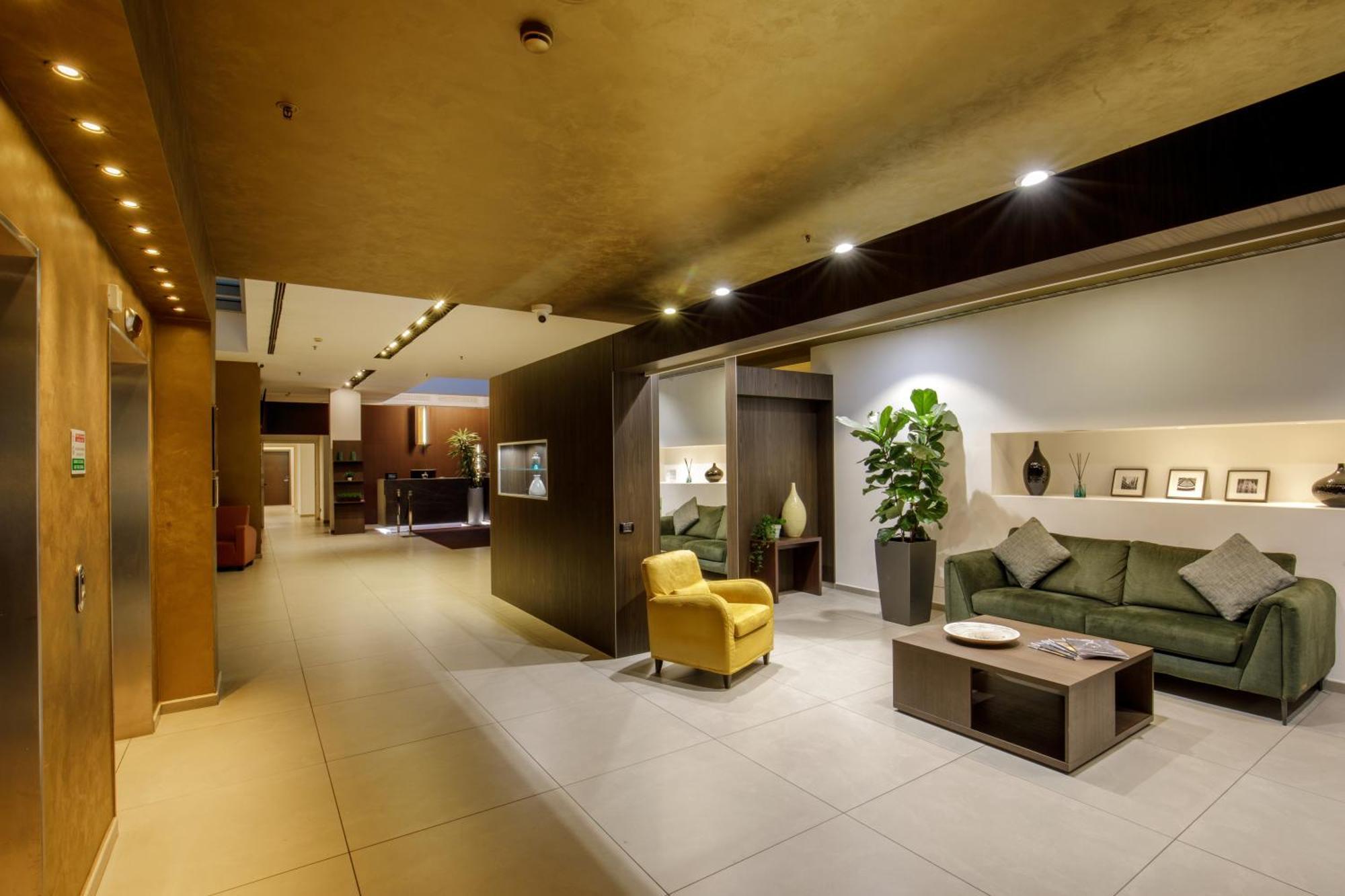 Doubletree By Hilton Milan Hotel Exterior photo